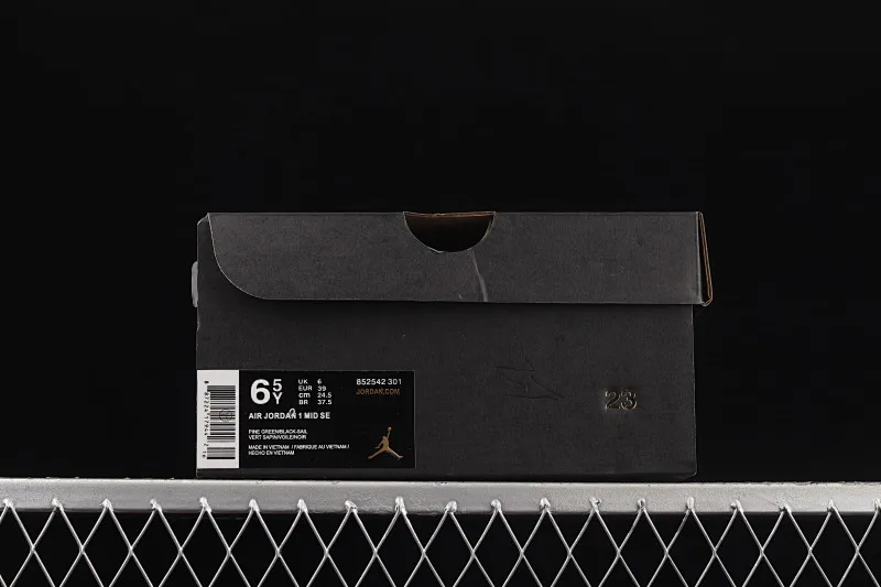 All categories Air Jordan Jordan series basketball shoes Air Jordan 1 Mid Air Jordan 1 Mid "Pine Green" AJ1 Joe 1 refreshing green toe China basketball shoes 852542-301